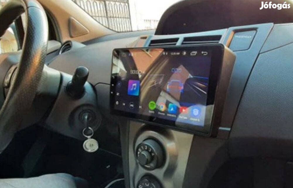 Toyota Yaris Carplay Multimédia Android GPS Rádió Tolatókamerával