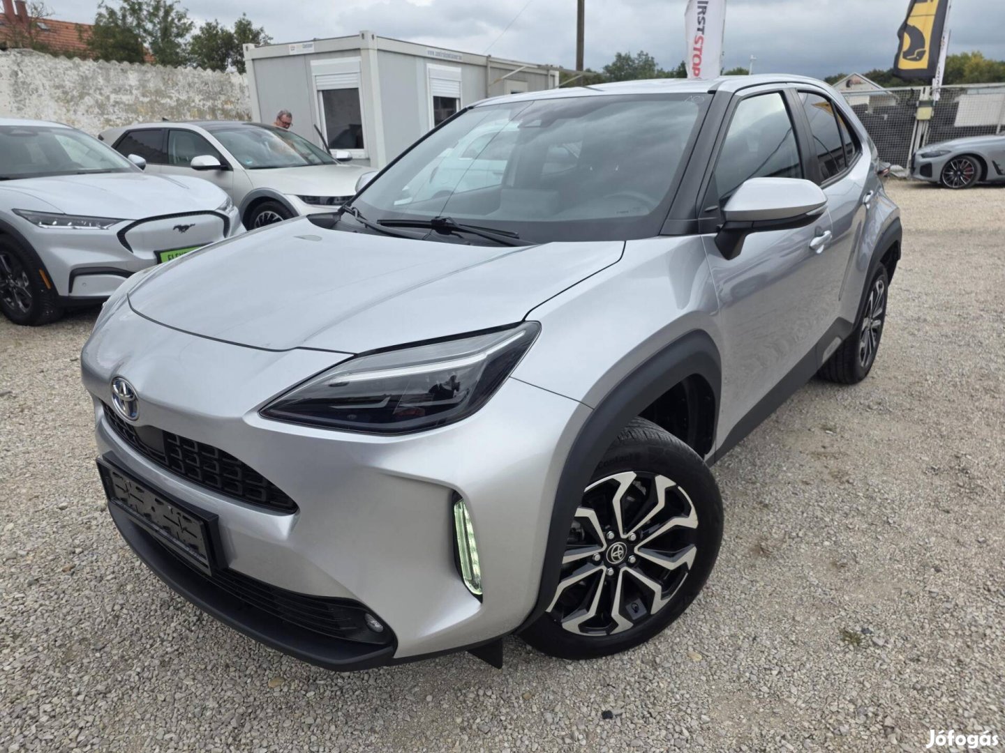 Toyota Yaris Cross 1.5 Hybrid Comfort e-CVT LED...