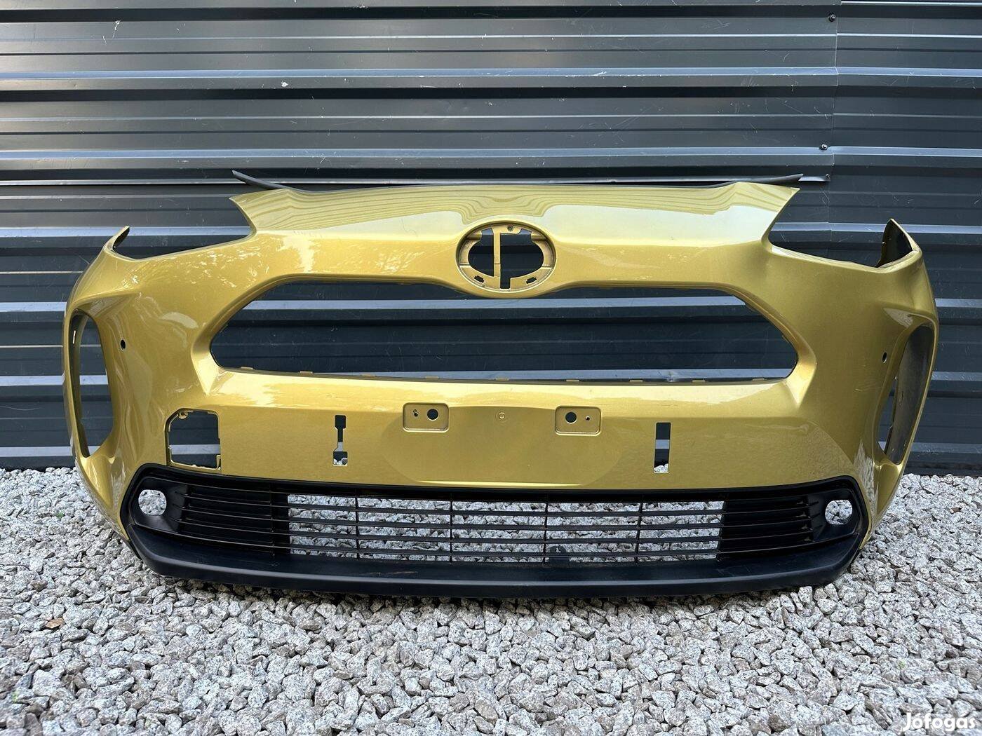 Toyota Yaris Cross első lökhárító