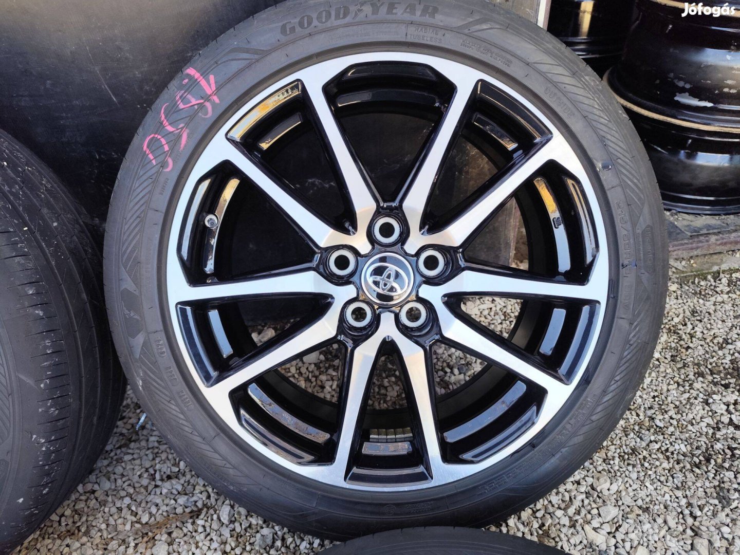 Toyota Yaris Cross gr gyári alufelni 5x114,3 18"