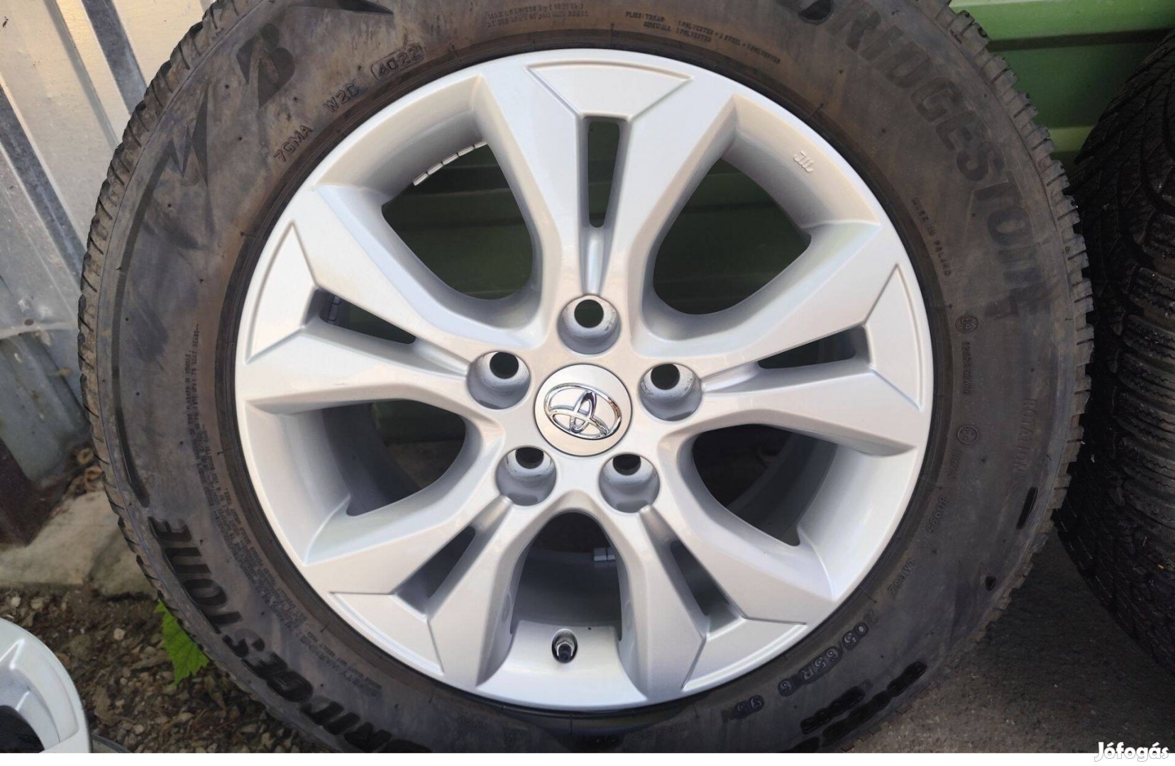 Toyota Yaris Cross gyári alufelni 5x114,3 16"