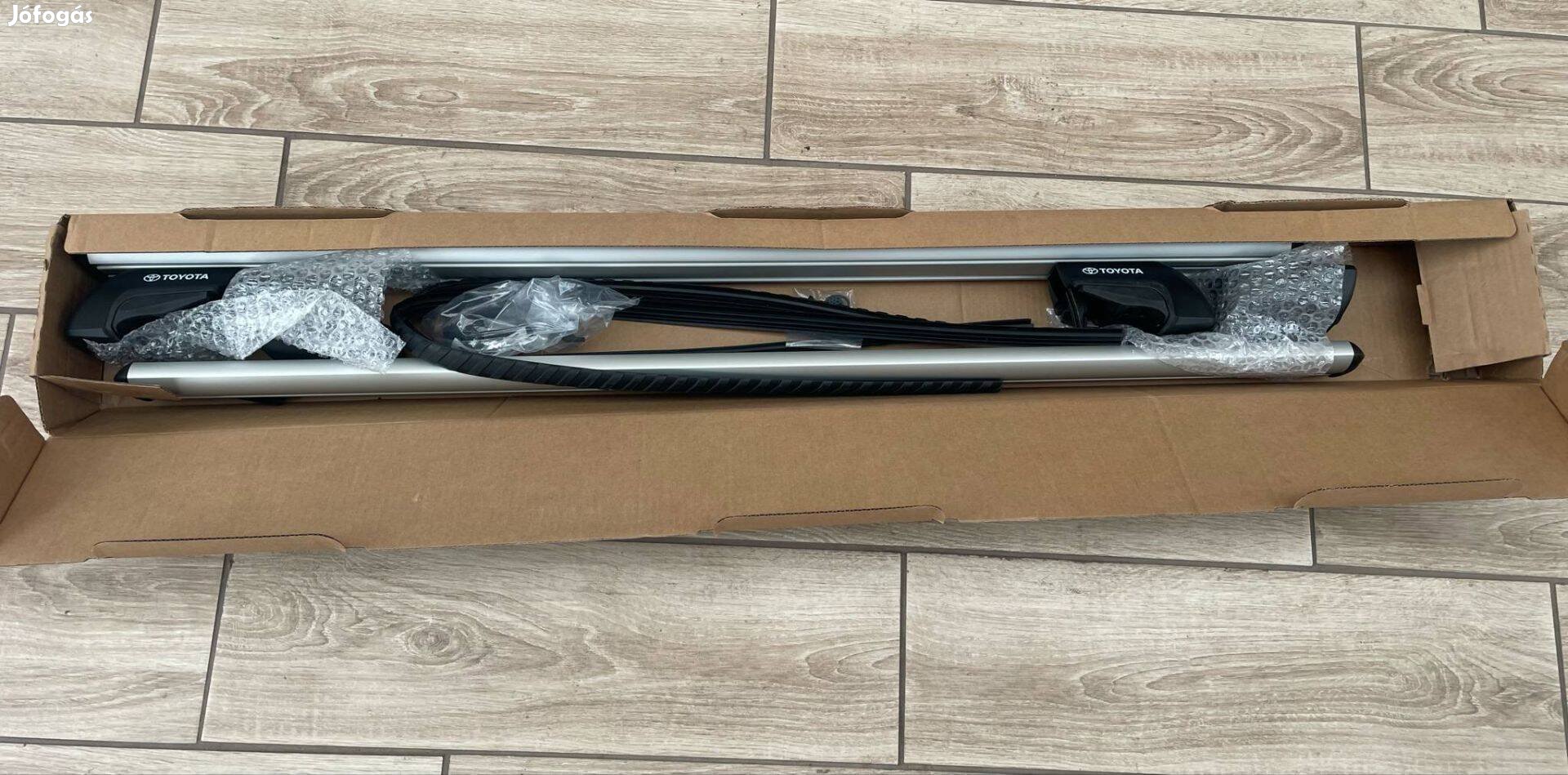 Toyota Yaris Cross tetőcsomagtartó, gyári új, akciós áron eladó!