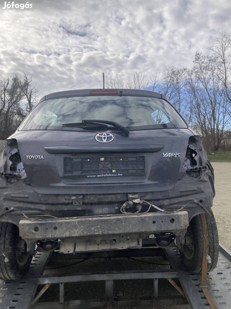 Toyota Yaris III. Ötajtós csomagtér ajtó (2015-20)