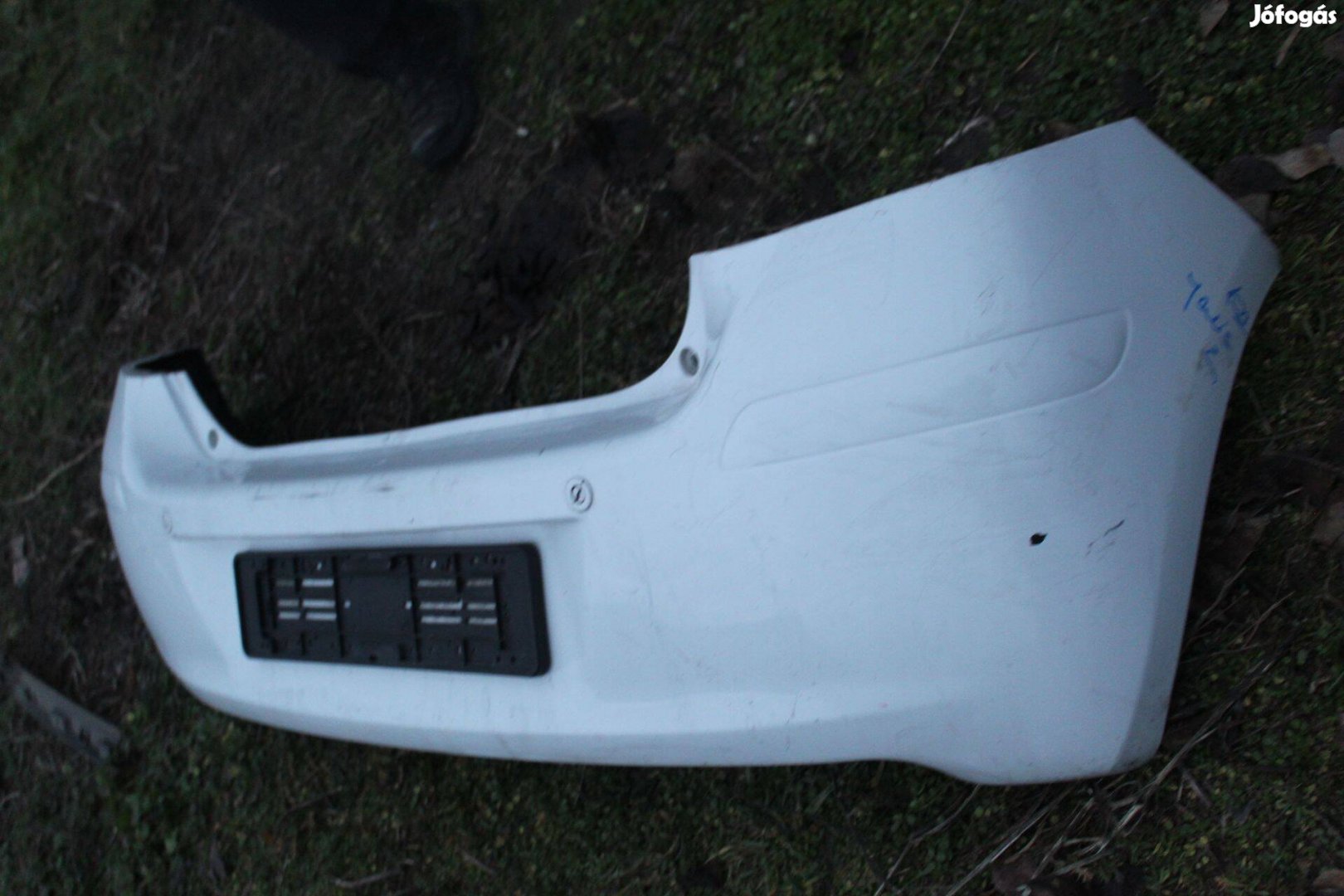 Toyota Yaris II 2008-2011 Hátsó lökhárító. (102)
