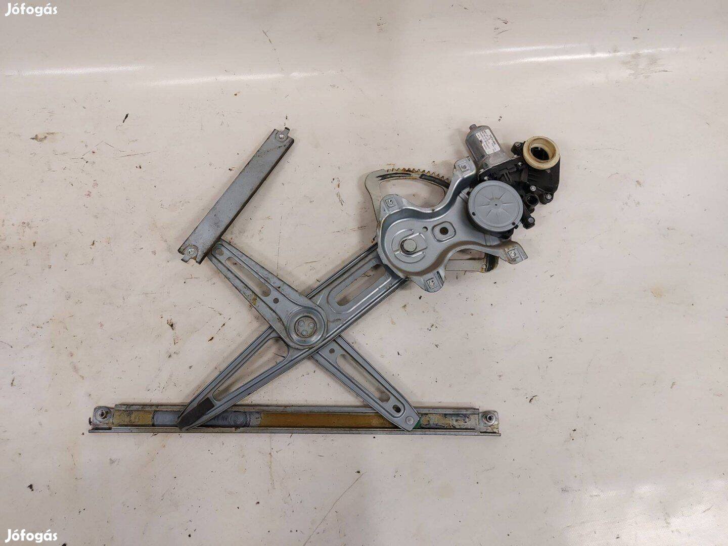 Toyota Yaris II 2 bal első ablakemelő szerkezet motor