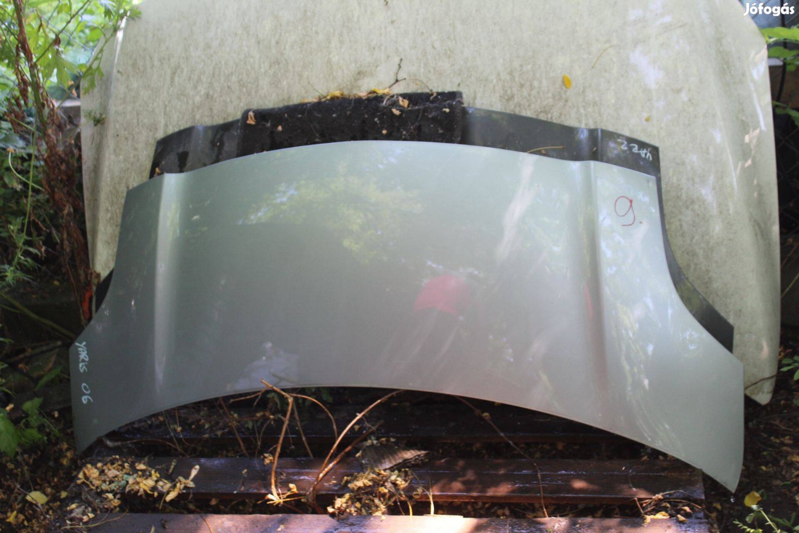 Toyota Yaris II. 2006-2011 motorháztető (9)