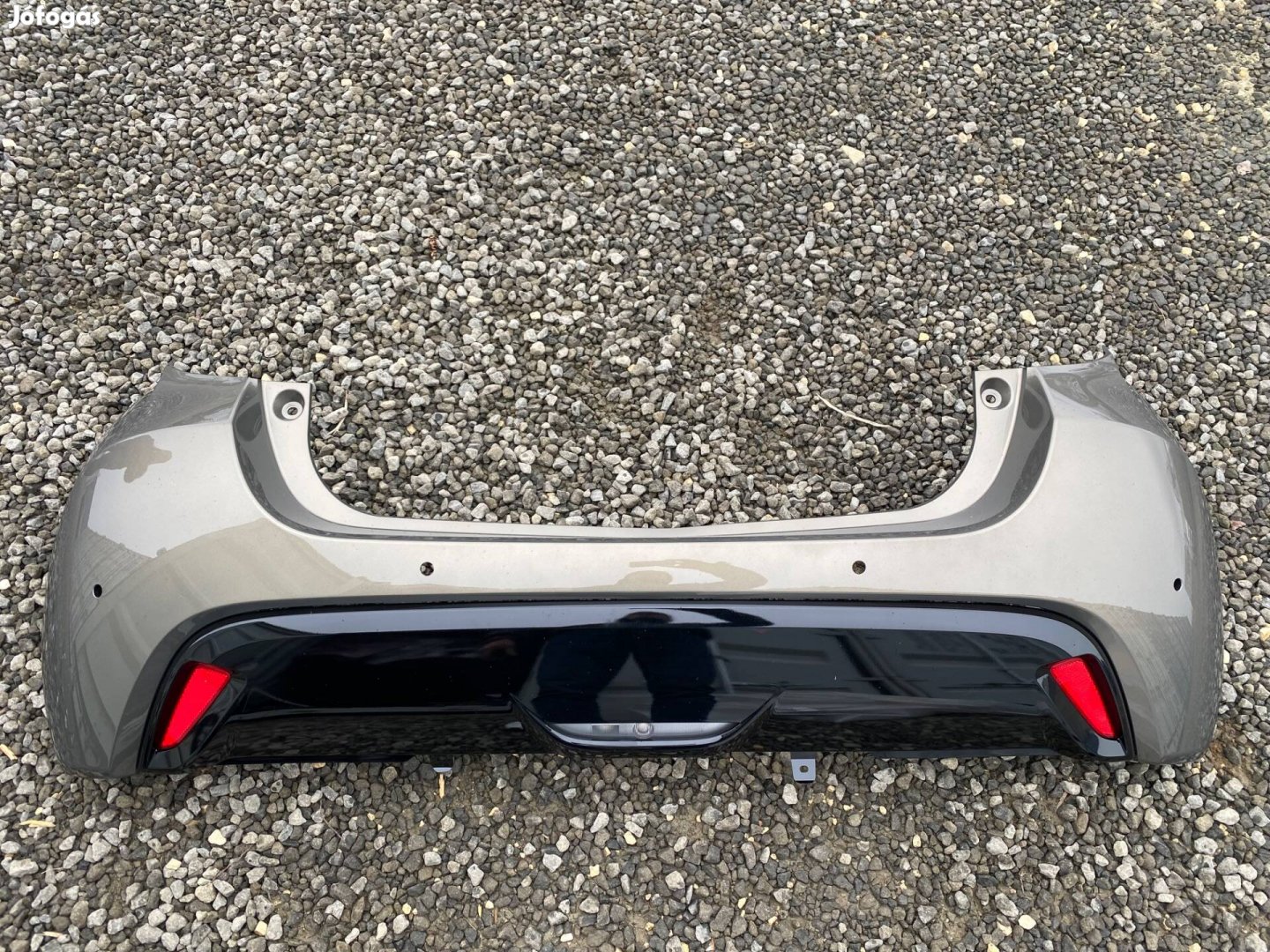 Toyota Yaris IV komplett hátsó lökhárító