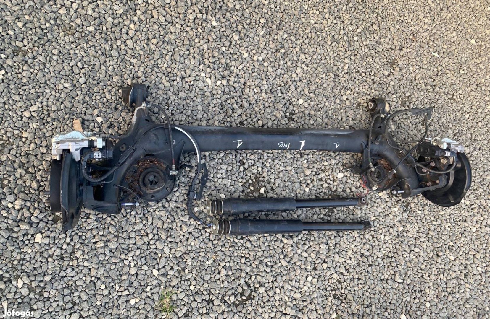 Toyota Yaris IV komplett hátsóhíd