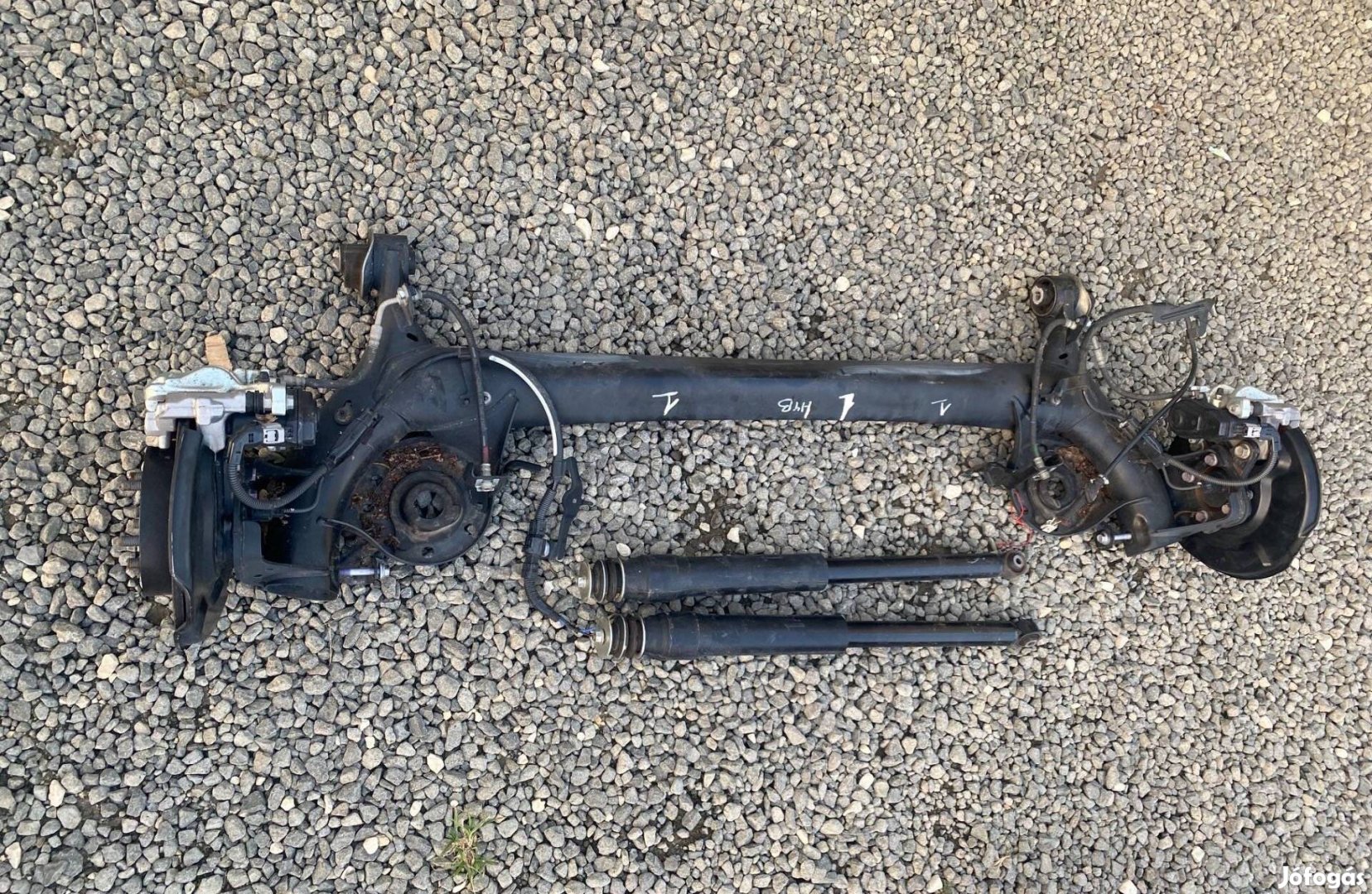 Toyota Yaris IV komplett hátsóhíd