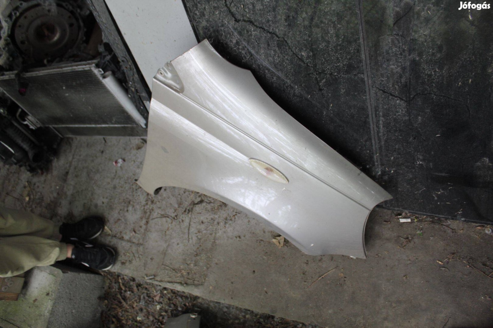 Toyota Yaris I jobb első sárvédő
