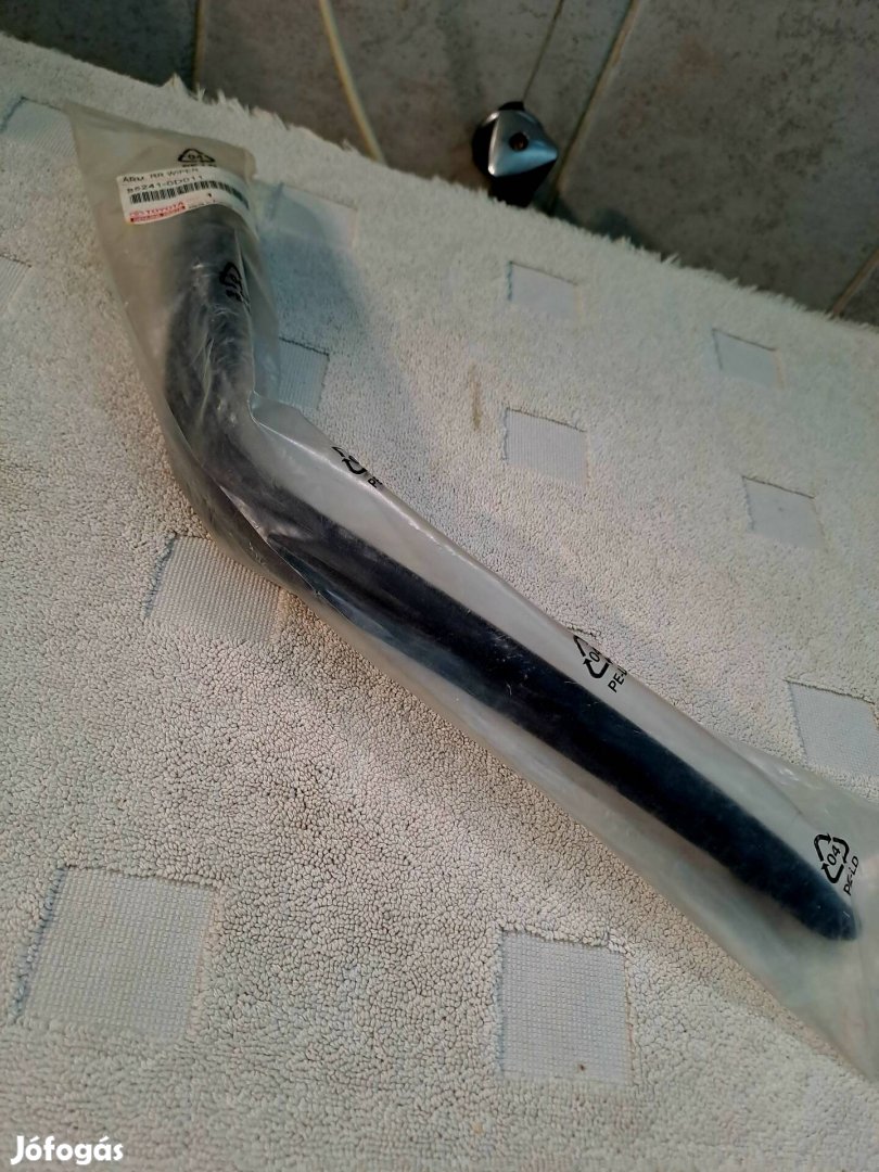 Toyota Yaris P1 gyári hátsóablaktörlő kar 