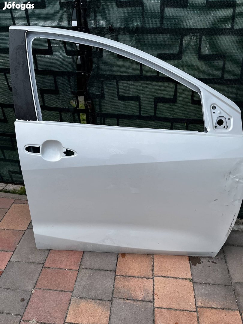 Toyota Yaris XP210 Első ajtó