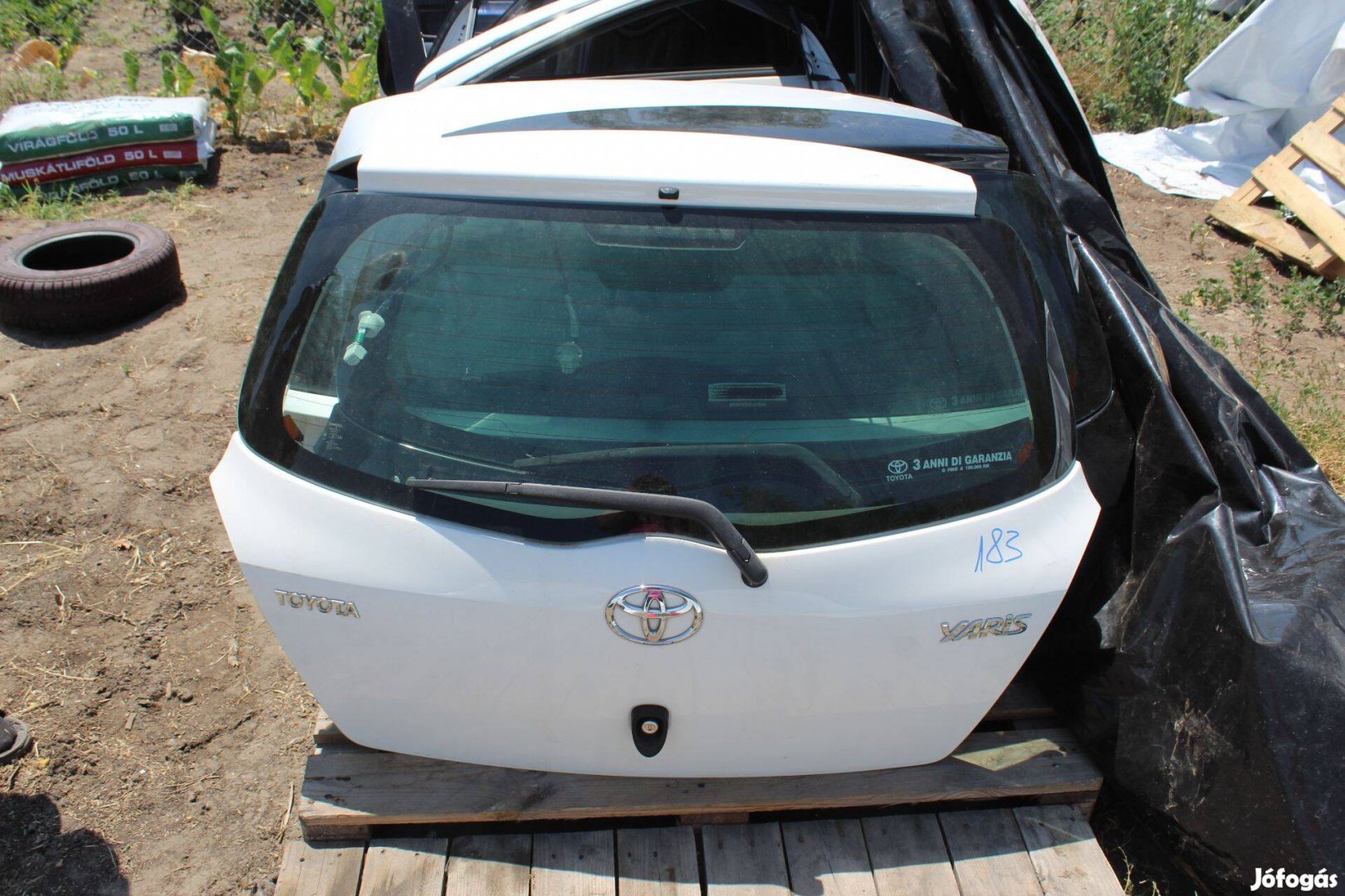 Toyota Yaris (2nd gen) csomagtér ajtó üresen szélvédővel (183.)