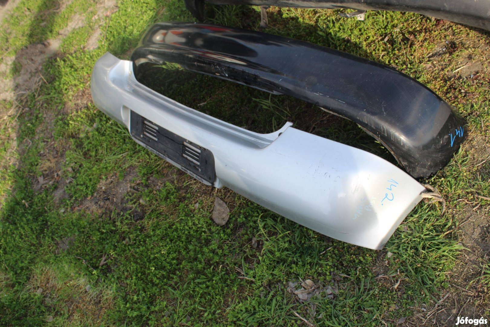 Toyota Yaris (XP10) hátsó lökhárító (142.)