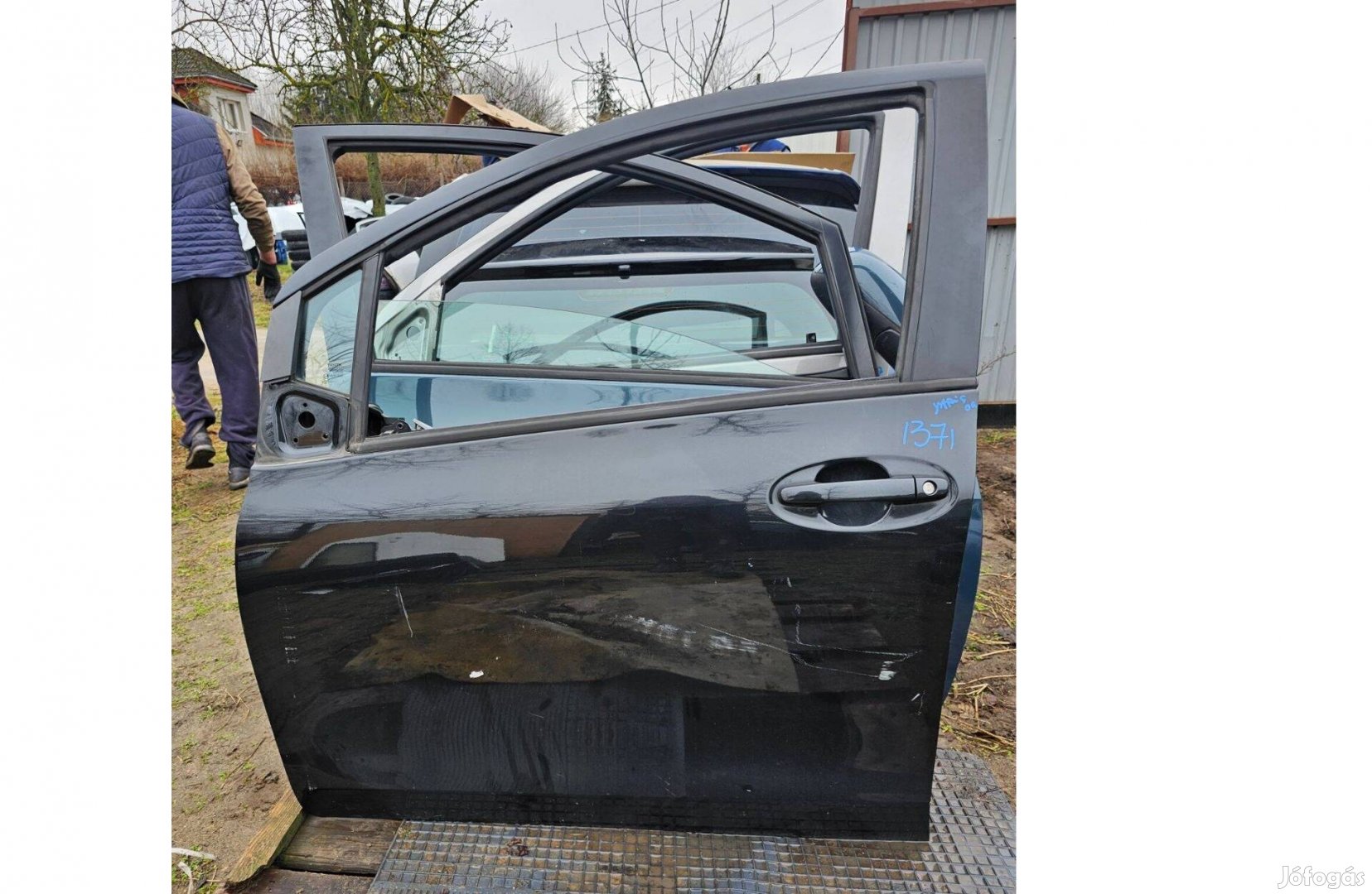 Toyota Yaris (XP90) bal első ajtó komplett(1371.)