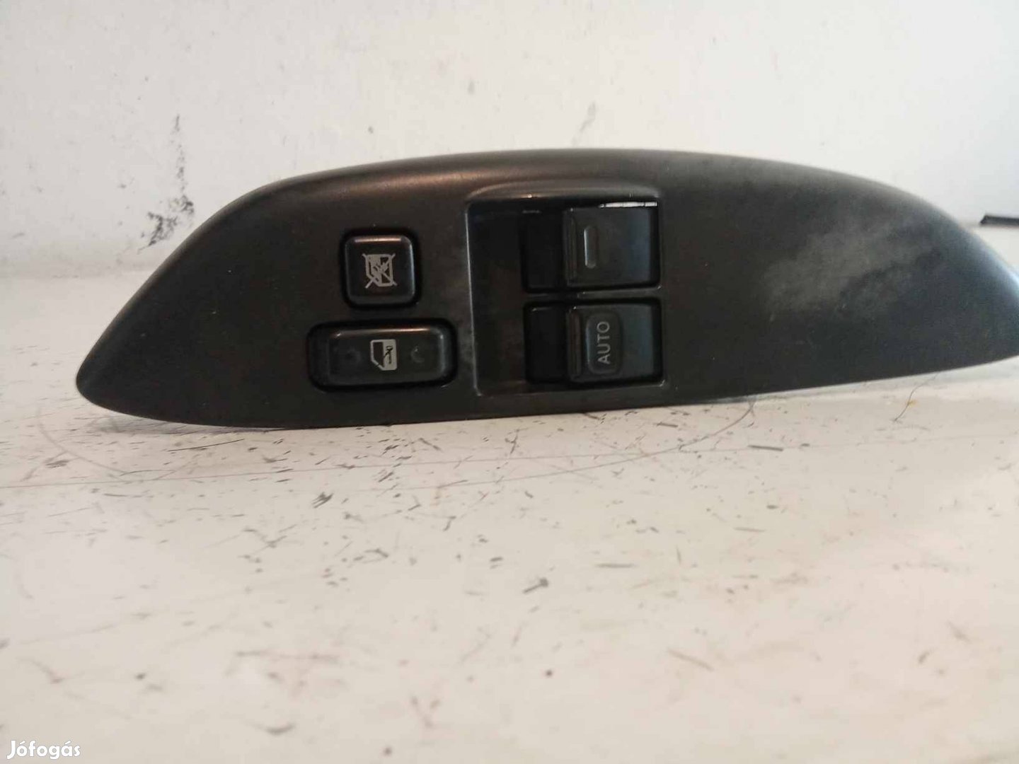 Toyota Yaris bal első ablakemelő kapcsoló