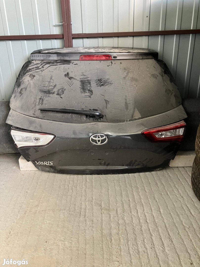 Toyota Yaris csomagtér ajtó eladó