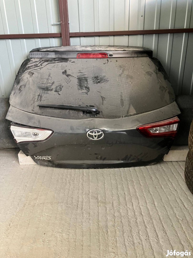 Toyota Yaris csomagtér ajtó eladó