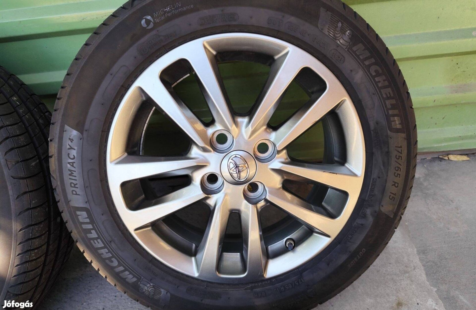 Toyota Yaris gyári alufelni 4x100 15"