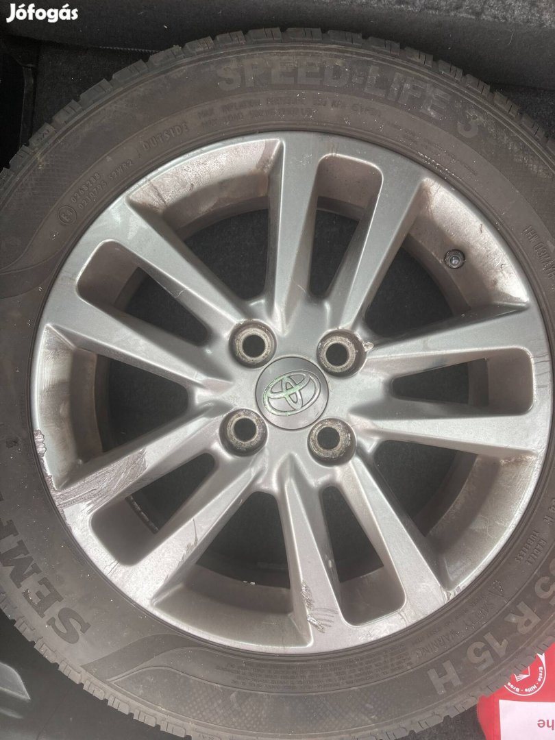 Toyota Yaris gyári alufelni