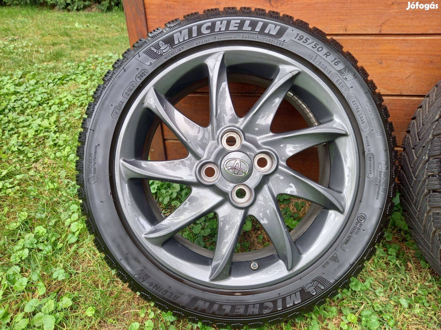 Toyota Yaris gyári alufelni könnyűfémfelni eladó!