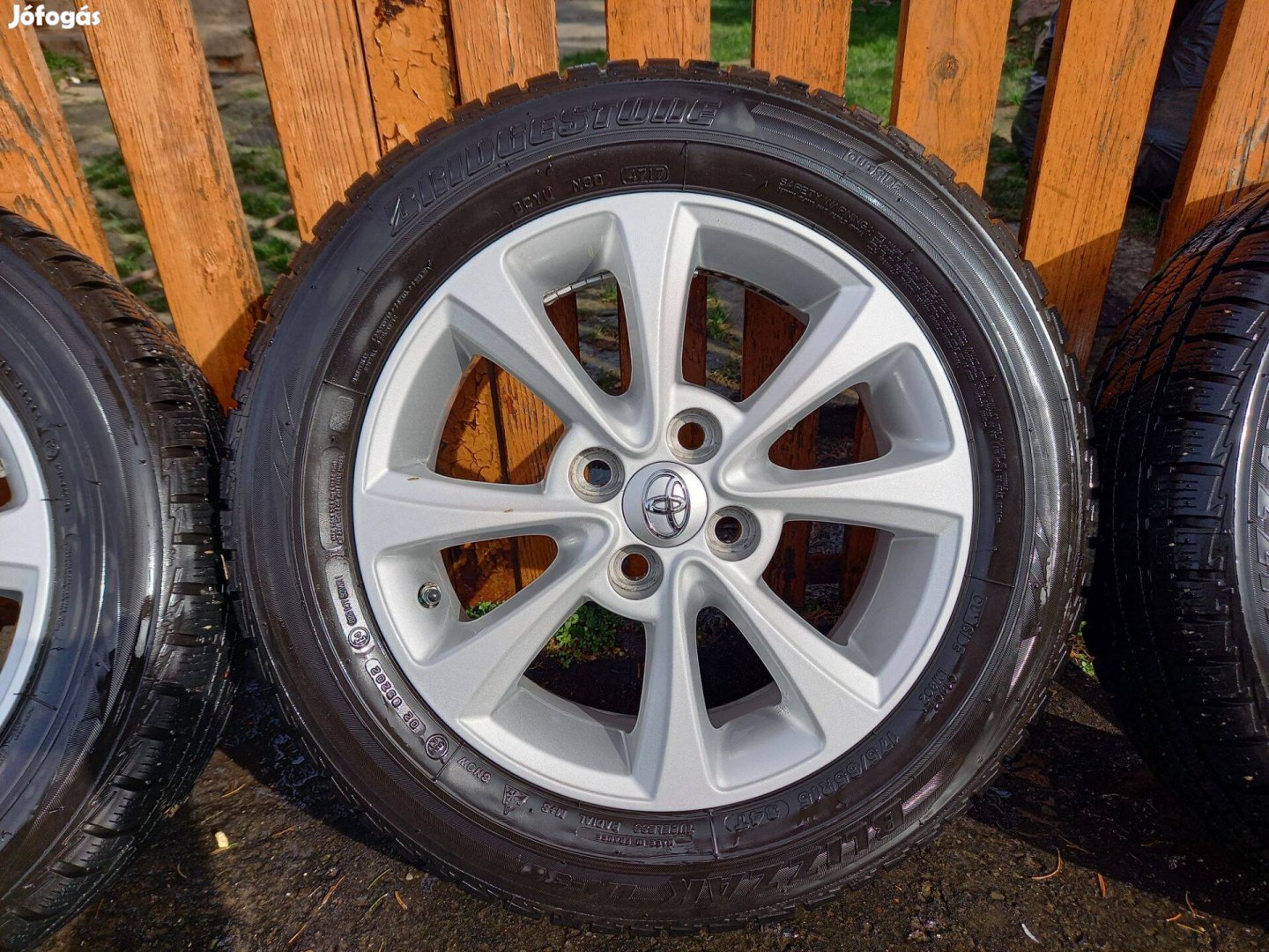 Toyota Yaris gyári alufelni könnyűfémfelni eladó!