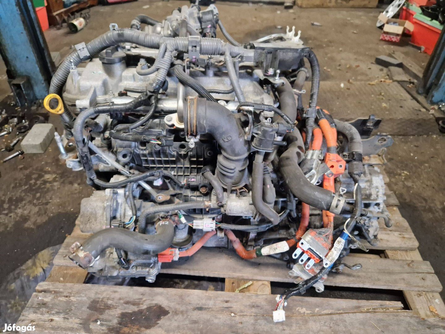 Toyota Yaris hybrid motor 2012-2020 fűzött blokk+hengerfej 2NR