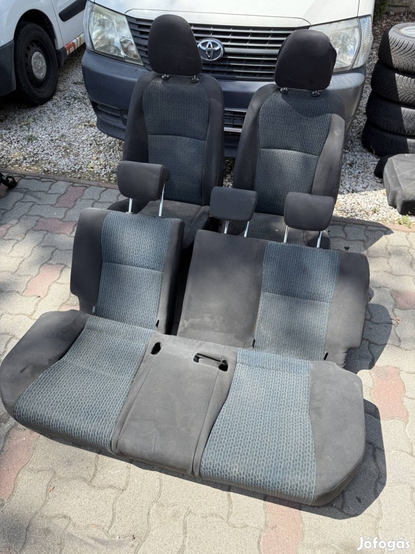 Toyota Yaris komplett ülés szett