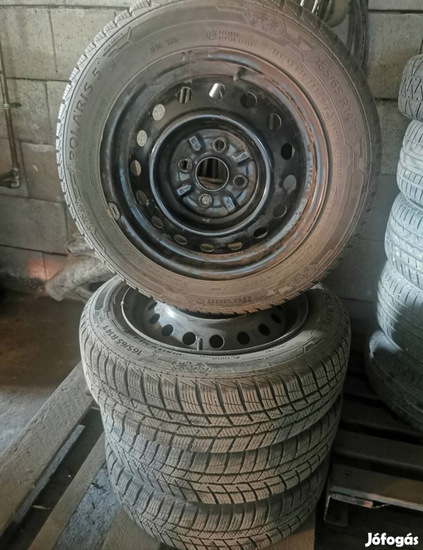 Toyota Yaris lemezfelni 165/65 R15 Barum polaris 5 téligumi