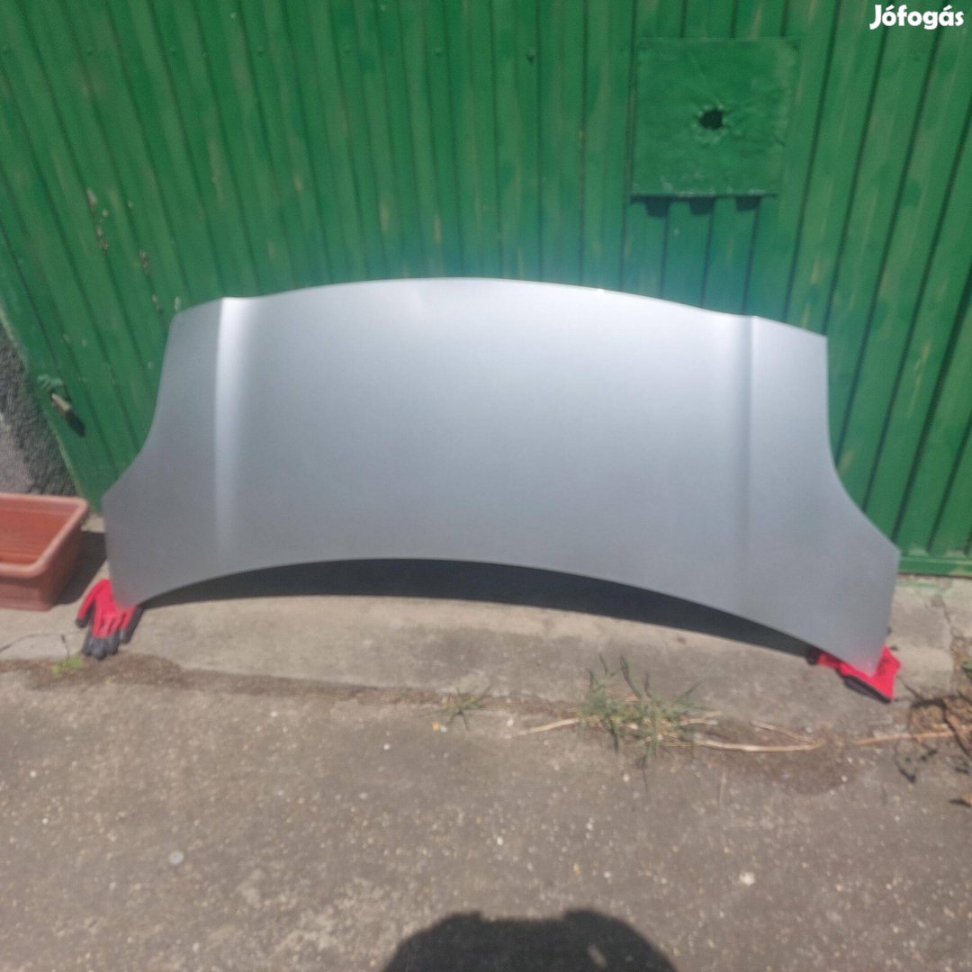 Toyota Yaris motorháztető