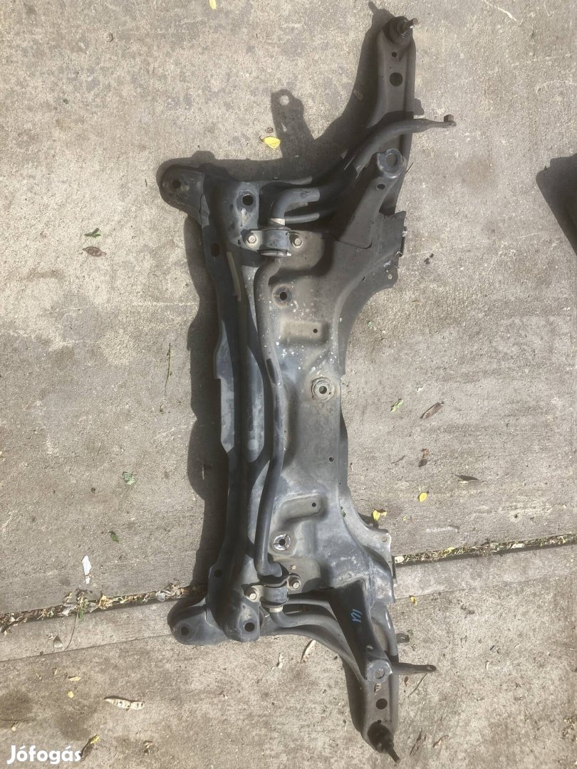Toyota Yaris motortartó bölcső segédkeret