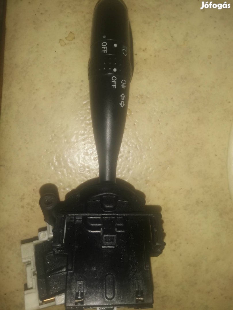 Toyota Yaris világítás kapcsoló eladó. 