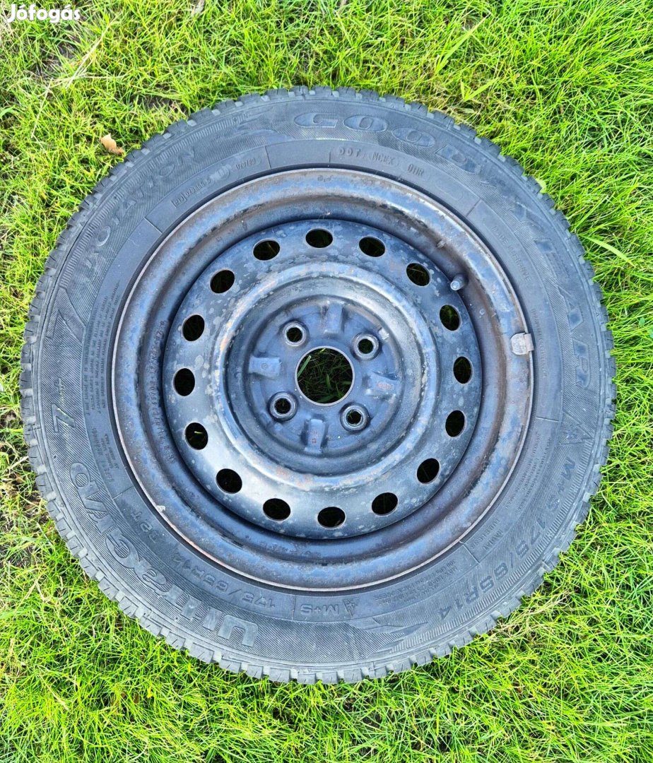 Toyota Yarisra Barum nyárigumik Goodyear téligumik felnin 175/65,R14,