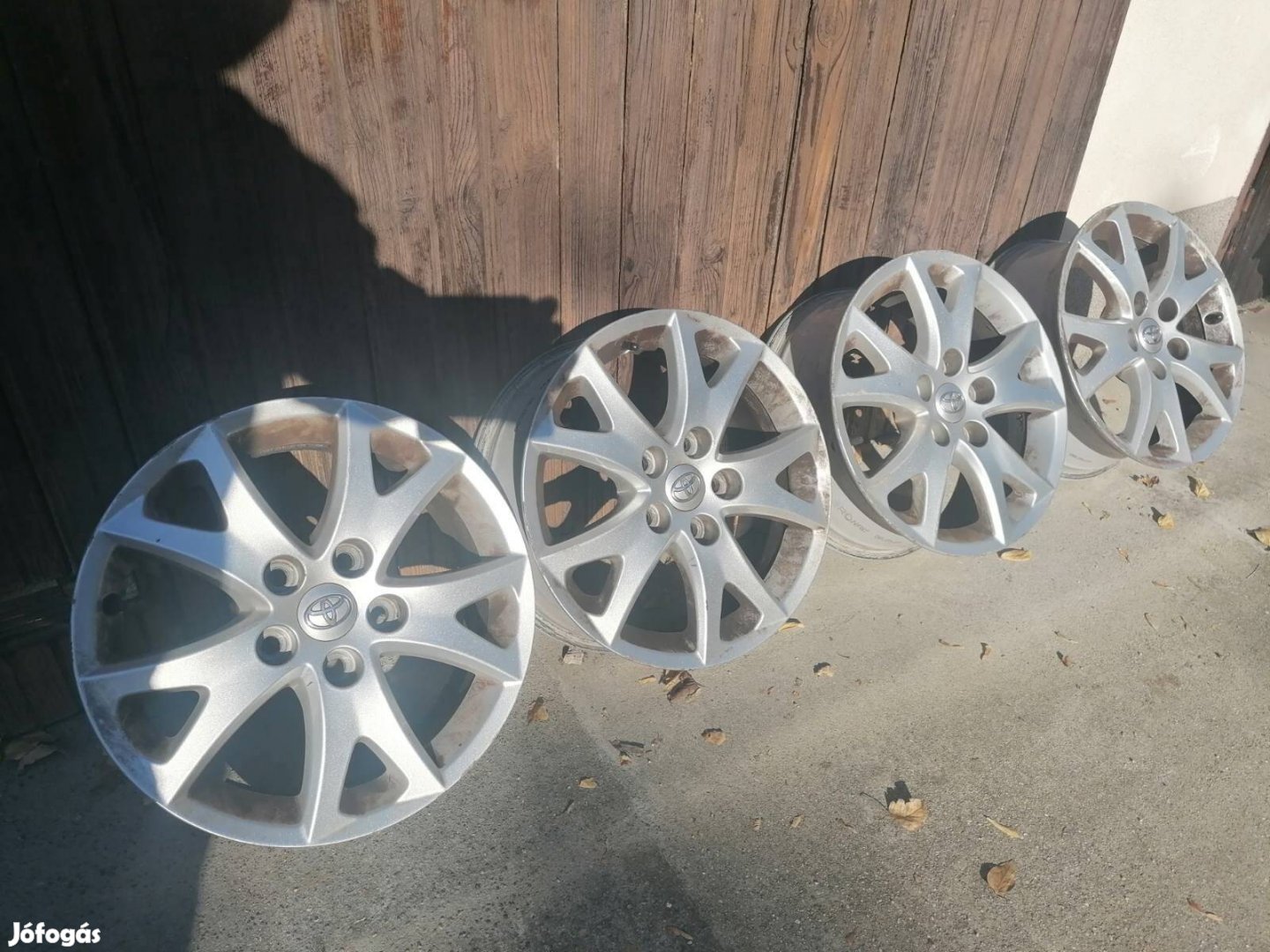 Toyota alufelni 61/2Jx16 CH ET45 és új dísztárcsák