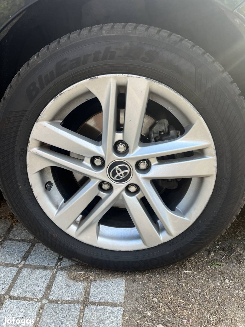 Toyota alufelni + gumiabroncs 