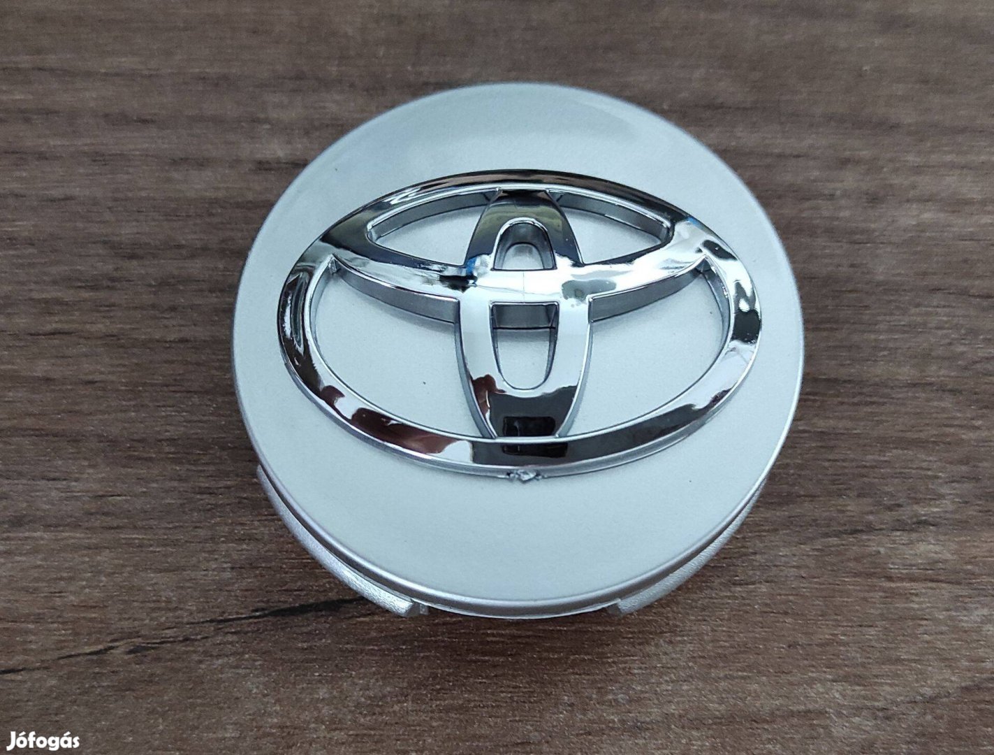 Toyota alufelni felni kupak közép porvédő 62mm