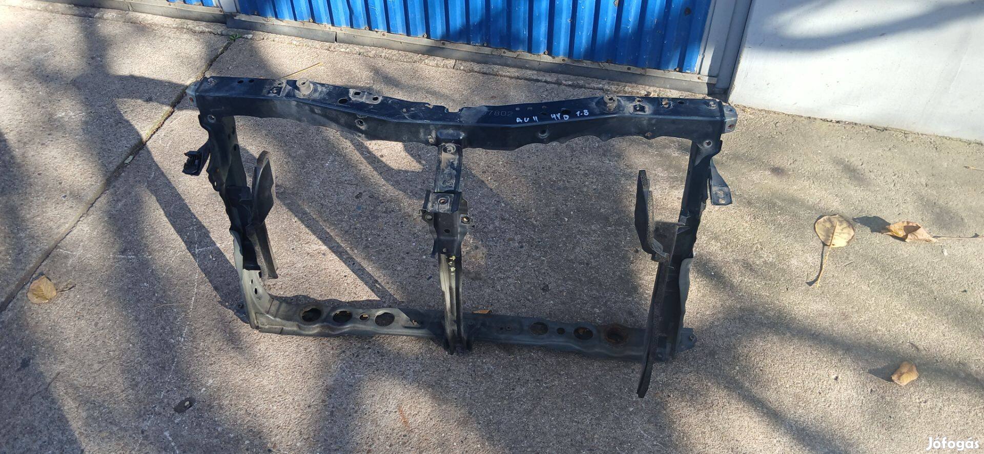 Toyota auris 2016 -os homlokfal zárhid