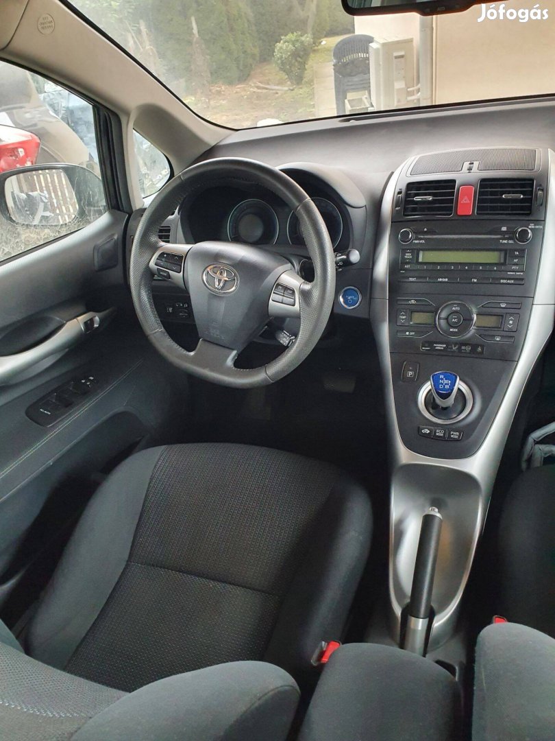 Toyota auris bontott alkatrészek