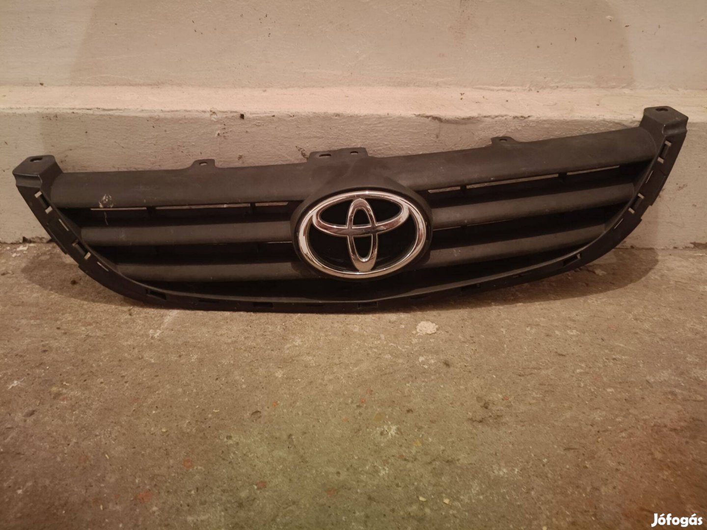 Toyota avensis 2000-2003 első hűtőmaszk