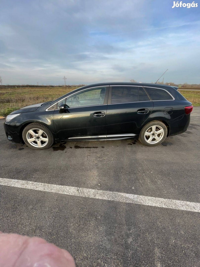 Toyota avensis kombi 2.0 D-4D Executive