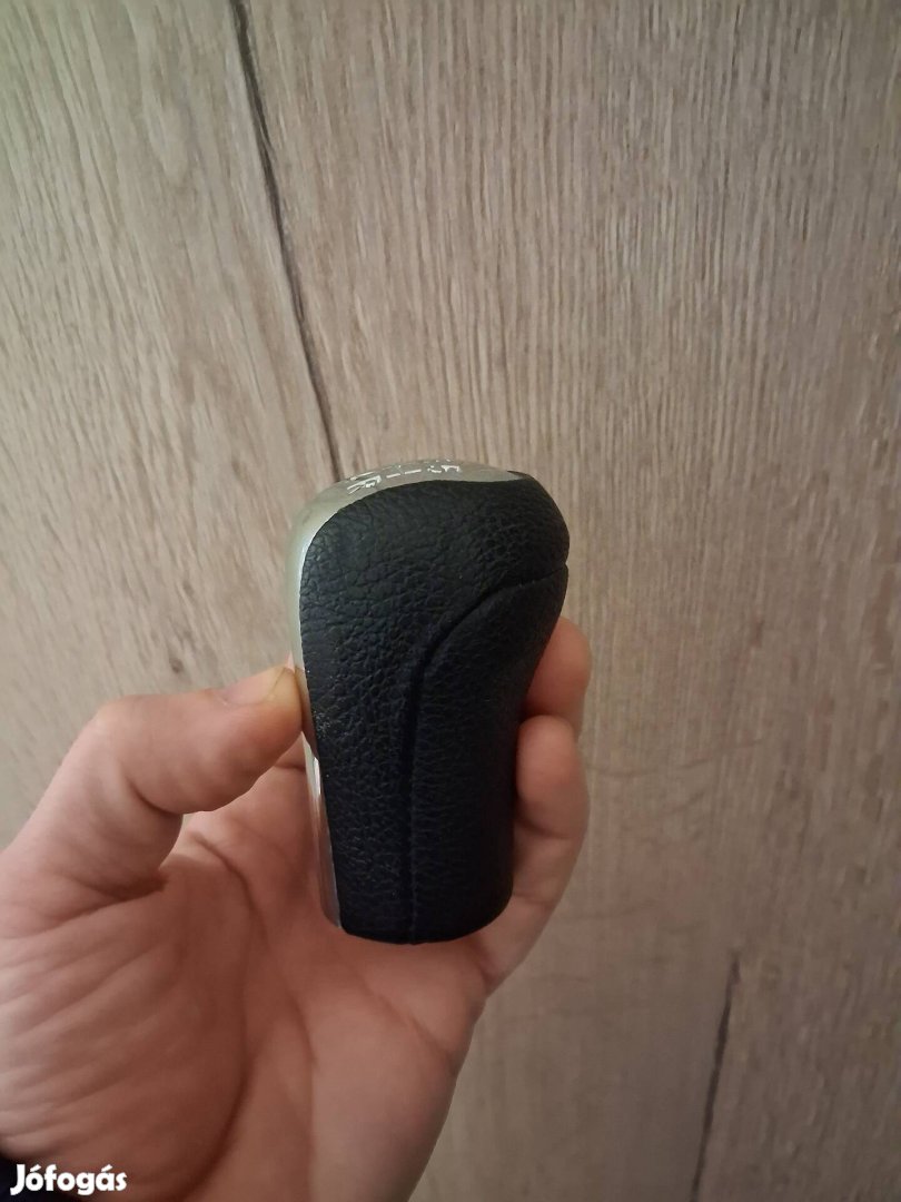 Toyota avensis váltó gomb