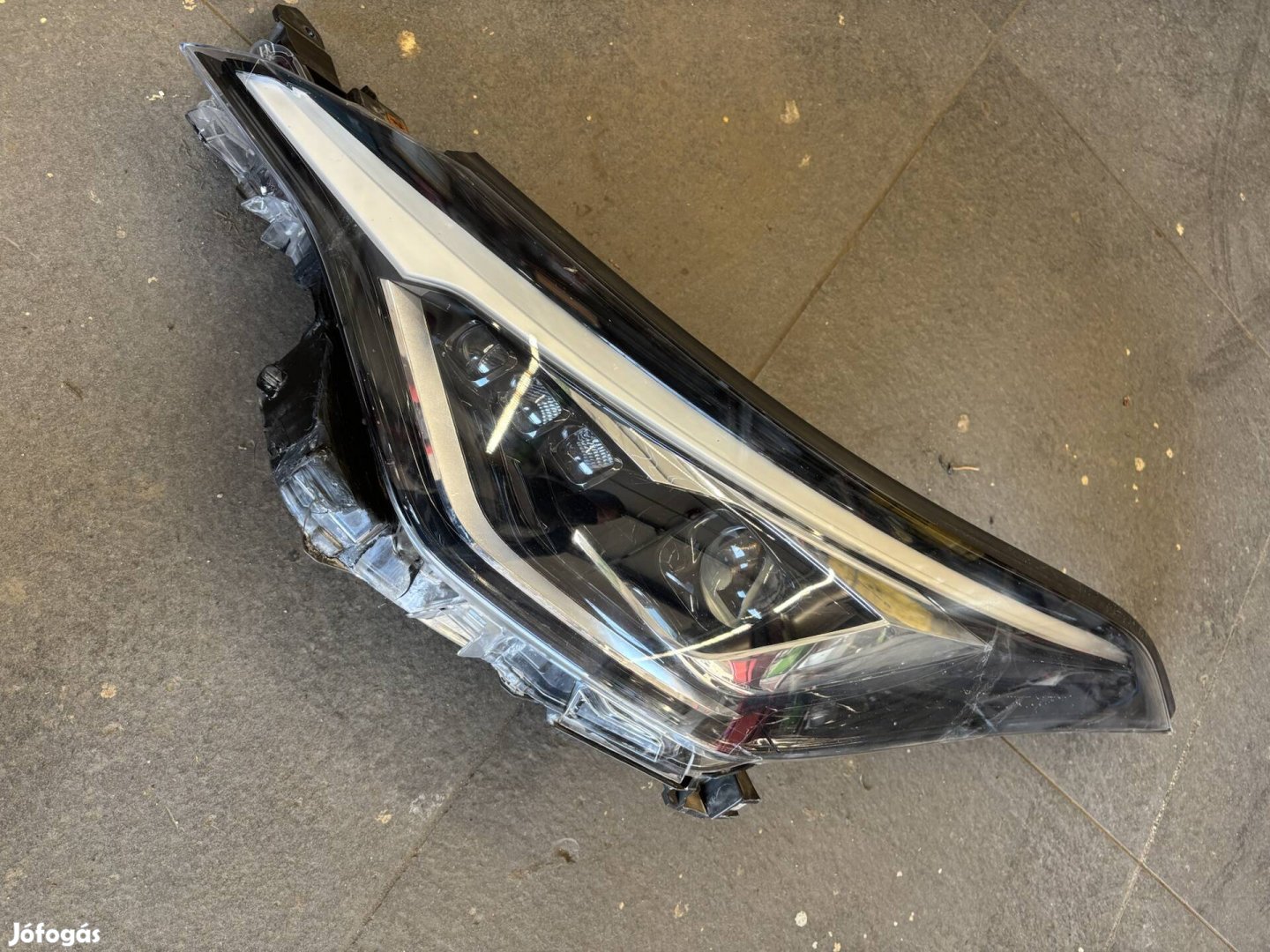 Toyota chr 20 tól bal led fenyszoró