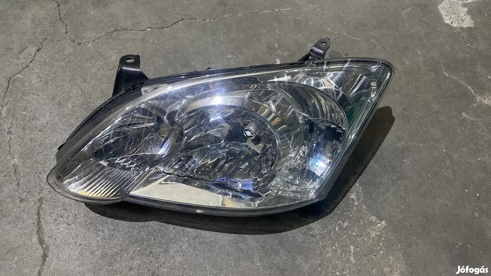 Toyota corolla bal első lámpa 81170-02380 eladó