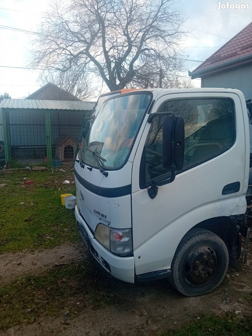 Toyota dina eladó
