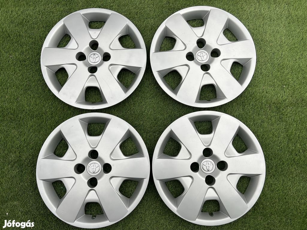 Toyota gyári 15" dísztárcsa