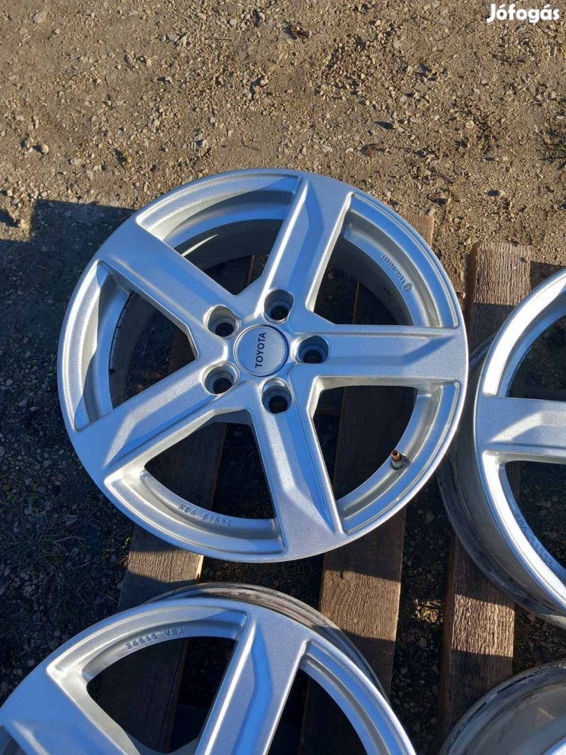 Toyota gyári 16" alufelni garnitúra 5x114.3