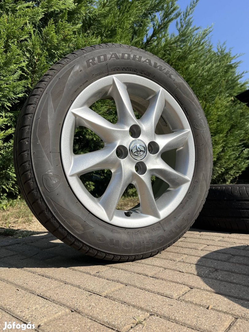 Toyota gyári alufelni 15" 4x100 gumikkal