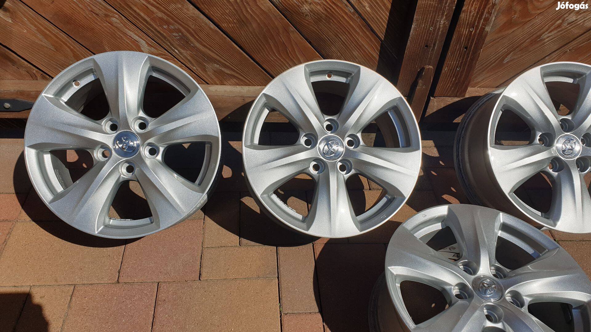 Toyota gyári alufelni 16" col Tpms szenzor