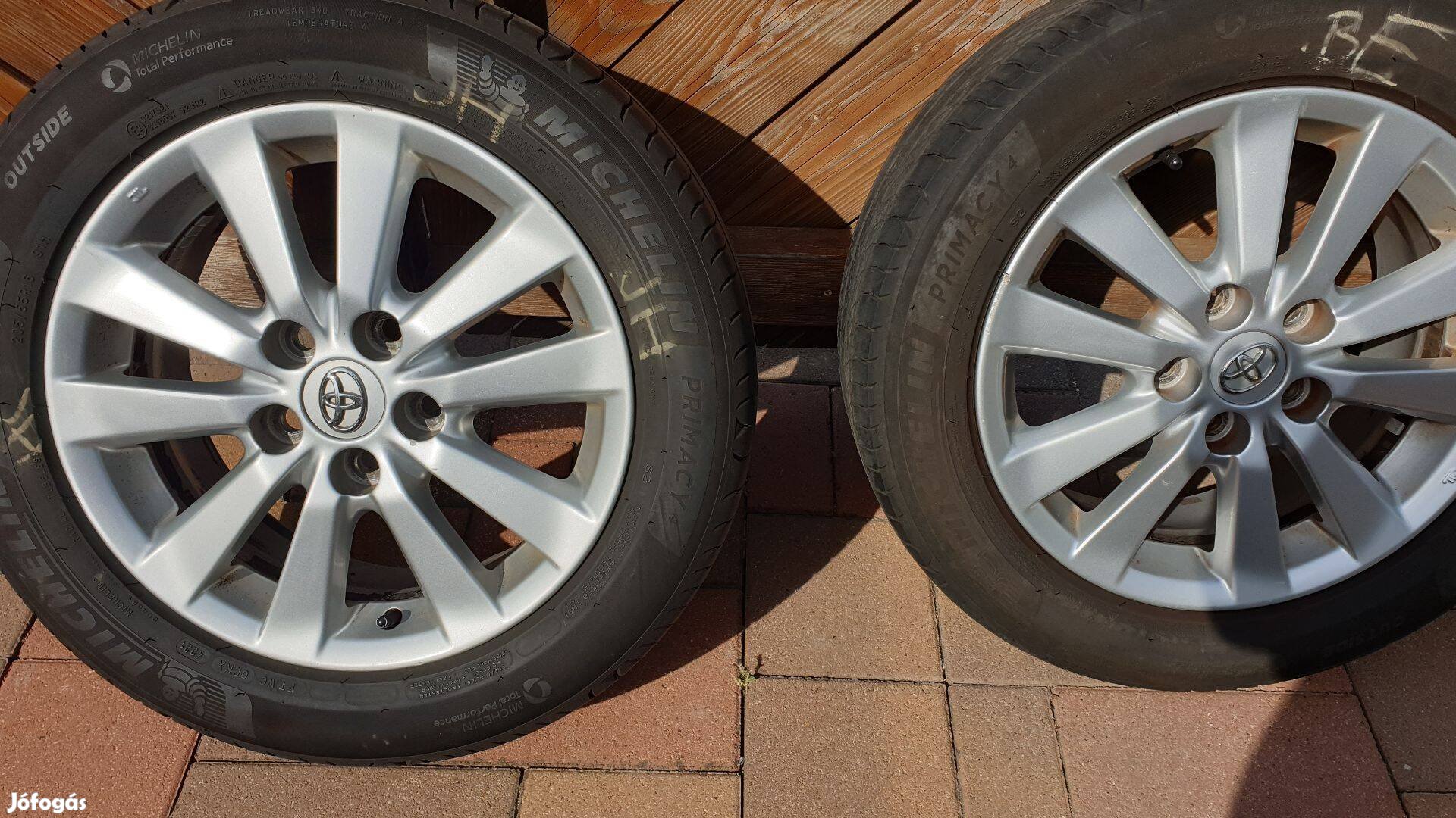 Toyota gyári alufelni 16" col, tpms szelep