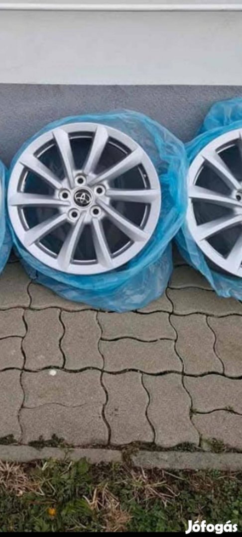 Toyota gyári alufelni r17' szenzorral 